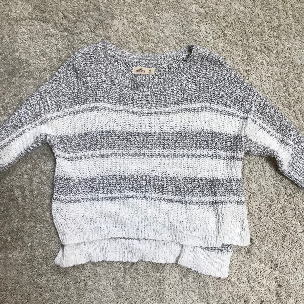 Women’s quarter sleeve cropped sweater